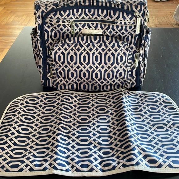 Ju-Ju-Be Diaper Bag - Picture 2 of 3